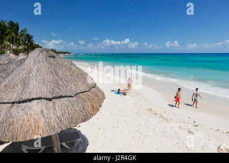 Plage de sable de Playa del Carmen, Mexique Banque D'Images