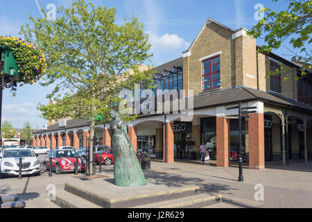 Deux Rivières Centre Commercial, Staines-upon-Thames, Surrey, Angleterre, Royaume-Uni Banque D'Images