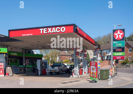 Station-service Texaco, CN Lane & eau Station Road, Kings Langley, Hertfordshire, Angleterre, Royaume-Uni Banque D'Images