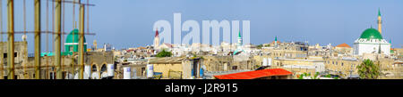 ACRE, ISRAËL - 27 avril 2017 : vue panoramique sur la vieille ville avec Ahmed el-Jazzar Mosquée et d'autres monuments, à l'Acre (Akko), Israël Banque D'Images