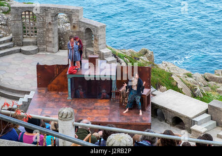 Le Minack Theatre sur les falaises côtières de Porthcurno à Cornwall, Angleterre, Royaume-Uni. Banque D'Images