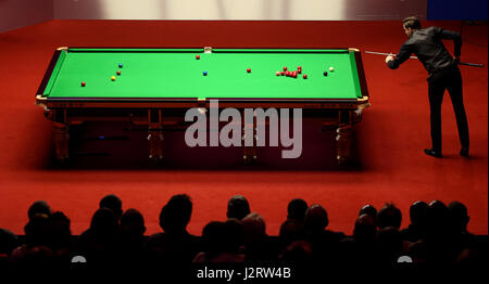 Mark Selby pendant seize jours des Championnats du monde de snooker Betfred à The Crucible Theatre, Sheffield. Banque D'Images