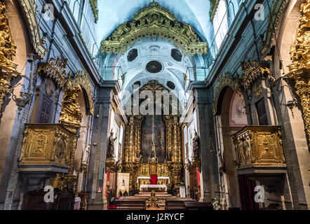 Nef de l'Église du Tiers Ordre (Igreja do Terco) dans la ville de Porto sur la péninsule ibérique, deuxième plus grande ville du Portugal Banque D'Images