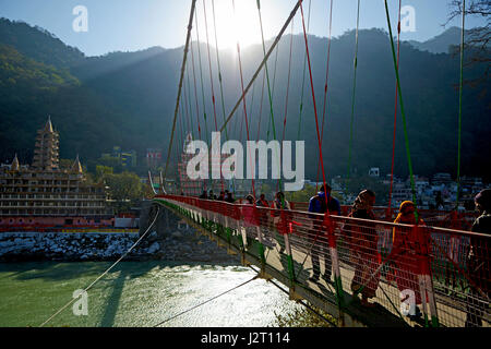 Laxman Jhula bridge over River Ganges Banque D'Images