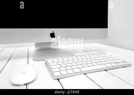 Détail de l'ordinateur iMac. Il s'agit d'ordinateurs de bureau Macintosh conçu et construit par Apple Inc Banque D'Images