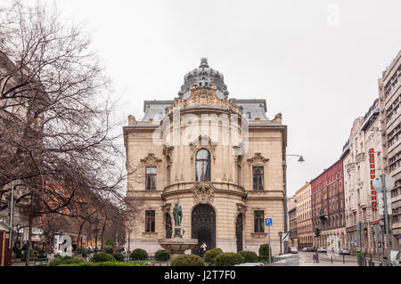 BUDAPEST, HONGRIE - le 21 février 2016 : Metropolitan Ervin Szabo Library est le plus grand réseau de bibliothèques à Budapest, Hongrie. Bibliothèque est situé dans le Banque D'Images