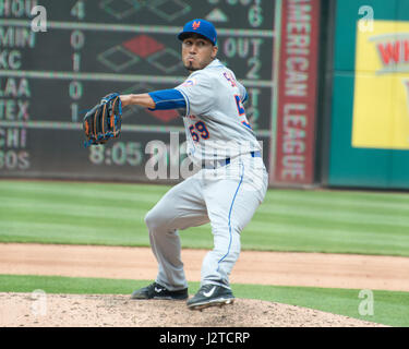 Washington DC, USA. Apr 30, 2017. De baseball des New York Mets Fernando Salas (59) emplacements en sixième manche contre les Nationals de Washington au Championnat National Park à Washington, DC le dimanche 30 avril, 2017. Les nationaux a gagné le match 23 - 5. Credit : Ron Sachs/CNP /MediaPunch MediaPunch Crédit : Inc/Alamy Live News Banque D'Images