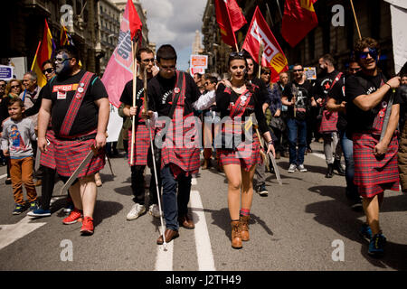 Barcelone, Espagne. 1er mai 2017. Les travailleurs mars au cours d'un premier mai dans le centre de Barcelone. Crédit : Jordi Boixareu/Alamy Live News Banque D'Images