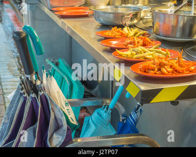 Wulai, Taiwan - 09 octobre, 2016 : Fruits de mer et autres produits locaux. Bazaar à Wulai, Taiwan. Banque D'Images