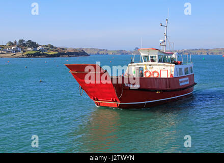 Le port ferry de partir pour l'île de Sherkin, Baltimore, dans le comté de Cork, Irlande, République d'Irlande Vue de l'île de Sherkin Banque D'Images