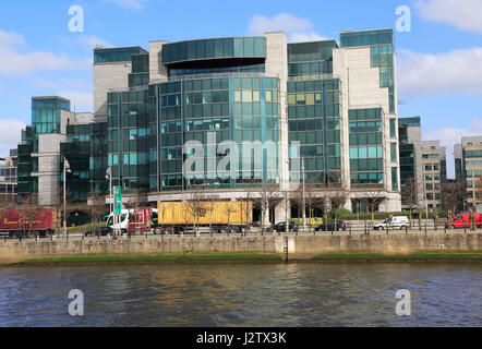 Maison de l'IFSC, Centre international de services financiers, Custom House Quay, Dublin, Irlande, architectes Burke-Kennedy Doyle & Partners 1991 Banque D'Images