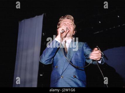 Robert Palmer à Philadelphie, 1986. © Scott Weiner /MediaPunch. Banque D'Images