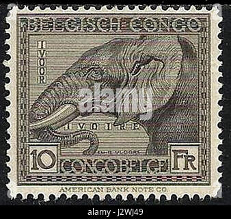 Le timbre "Belgique Congo 1923 éléphant-10f" est une émission postale importante du Congo belge, représentant un éléphant, symbole de la faune et de la culture de la région. Banque D'Images