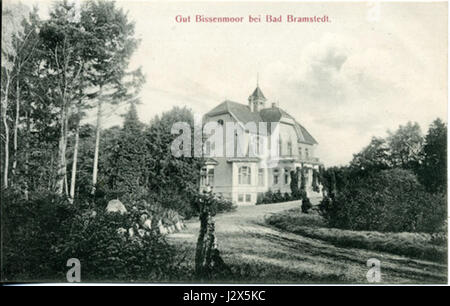 Bissenmoor Gut, situé en Allemagne, est un site connu pour son importance culturelle et historique. L'image de 1908 capture le paysage et le contexte historique, offrant un aperçu du passé de regionâ€™s. Banque D'Images