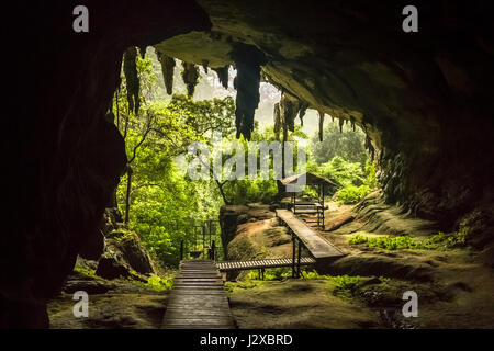 Entrée dans le parc national de l'INAH, l'INAH Cave au Sarawak en Malaisie Banque D'Images