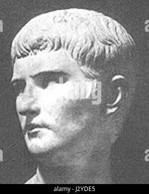 Caligula, empereur romain de 37 à 41, est connu pour son règne controversé et souvent tyrannique. Son règne est marqué par des troubles politiques importants et des événements dramatiques dans l'histoire romaine. Banque D'Images