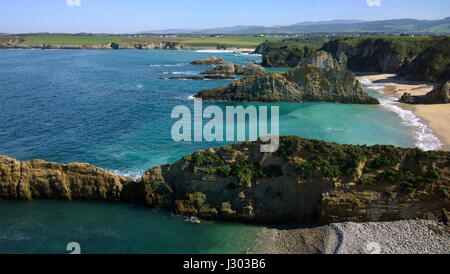 Vue de la plage de en Mexota Tapia de Casariego, Asturias - Espagne Banque D'Images