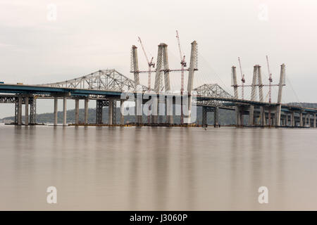 Le nouveau pont Tappan Zee en construction sur la rivière Hudson à New York. Banque D'Images