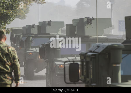 Belgrade, Serbie - 12 octobre 2014 : la force spéciale de l'armée serbe de combat sur la rue de Belgrade, la préparation d'un défilé militaire à Belgrade Banque D'Images