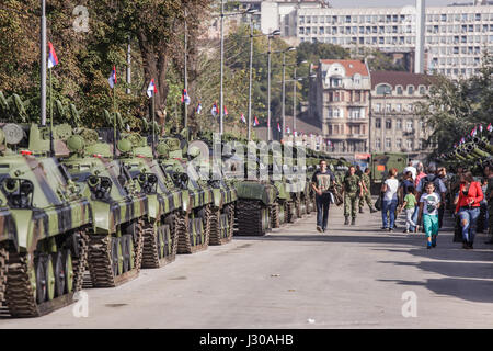 Belgrade, Serbie - 14 octobre 2014 : des réservoirs sur la rue de Belgrade à Usce Park, la préparation d'un défilé militaire à Belgrade le 14 octobre, 2014 dans B Banque D'Images