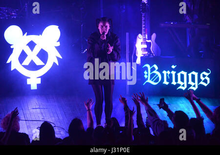 Milwaukee, Wisconsin, États-Unis. Apr 30, 2017. L'évêque Briggs se produit en concert à Turner Hall Ballroom à Milwaukee, Wisconsin. Ricky Bassman/Cal Sport Media/Alamy Live News Banque D'Images