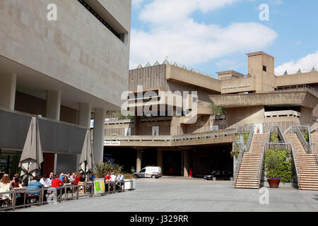 Le Royal Festival Hall et la Hayward Gallery de Londres sur la rive sud Banque D'Images