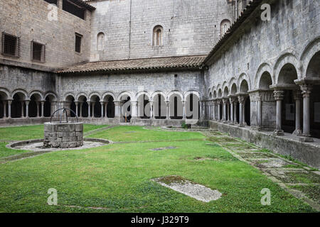 Cloître roman de la cathédrale de Saint Mary de Gérone à Gérone, Catalogne, Espagne Banque D'Images