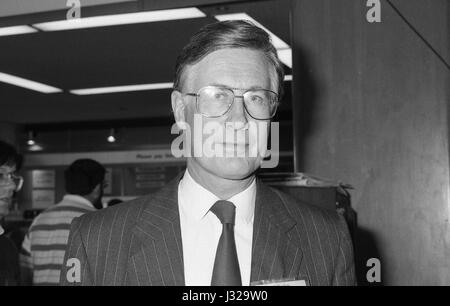 Michael Meacher, député du parti du travail d'Oldham West, assiste à la conférence du parti à Brighton, Angleterre le 1 octobre 1991. Banque D'Images