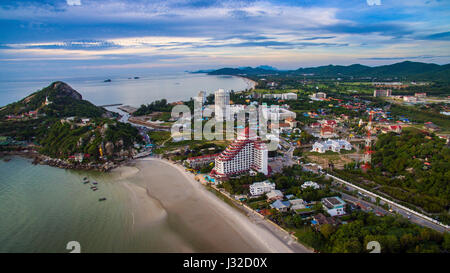 Vue aérienne de Wat Khao tao temple à khhua hin prachuapkhirikhan le sud de la Thaïlande Banque D'Images