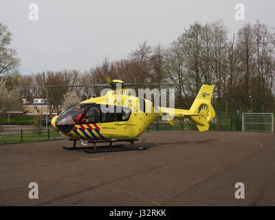 PH-MAA ANWB Medical Air Assistance Eurocopter EC135 à Hoofddorp PIC17 Banque D'Images