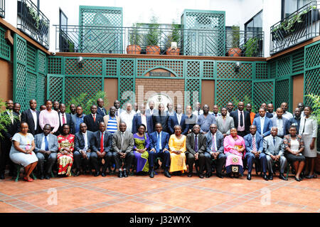 Les participants à l'atelier sur le Plan de mise en œuvre de la Mission de l'AMISOM 2018, tenu le 27 février 2017 à l'hôtel Stanley à Nairobi, au Kenya, se sont réunis pour discuter des efforts de maintien de la paix en Somalie. Banque D'Images