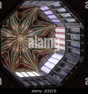 Tour octogonale (La lanterne) en plafond cathédrale d'Ely, Ely, Cambridgeshire, Royaume-Uni. Banque D'Images