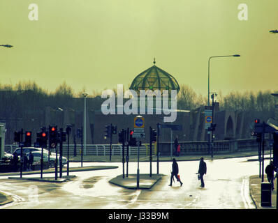 Mosquée de Glasgow Gorbals lumière rouge fin de la route d'ossature Islam cityscape Banque D'Images