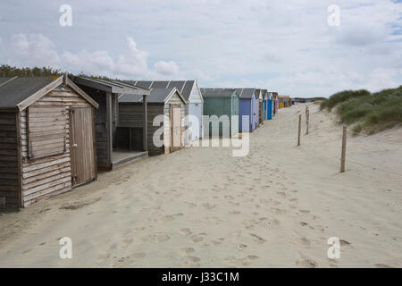 La plage de sable préservée de West Wittering sur la virilité, dans le district de Chichester, West Sussex, Angleterre, Royaume-Uni Banque D'Images