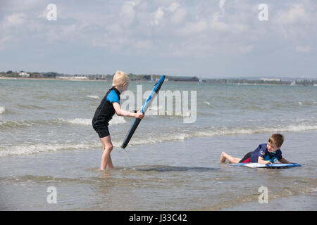 La plage de sable préservée de West Wittering sur la virilité, dans le district de Chichester, West Sussex, Angleterre, Royaume-Uni Banque D'Images