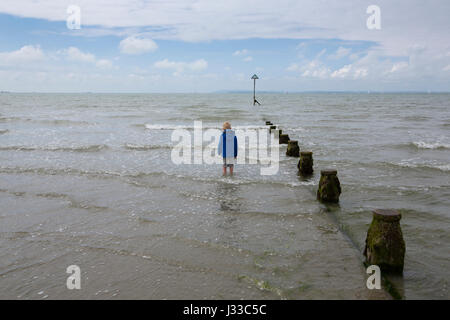 La plage de sable préservée de West Wittering sur la virilité, dans le district de Chichester, West Sussex, Angleterre, Royaume-Uni Banque D'Images