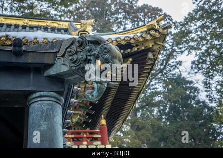 Bakou (nightmare eater) au tour du beffroi shoro, Nikko Tosho-gu Temple Shintoïste. Situé à Nikko, Tochigi Prefecture, Japon. dédié à Ieyasu Tokugawa Banque D'Images