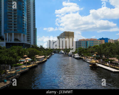 Vue de la rivière/port de plaisance, à proximité de l'Intercoastal Waterway, à Fort Lauderdale, en Floride. Banque D'Images