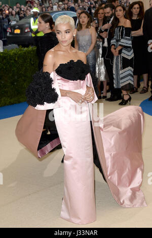 Zoe Kravitz fréquentant le Metropolitan Museum of Art Costume Institute Gala-bénéfice 2017, à New York, USA. Banque D'Images