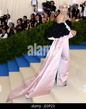 Zoe Kravitz fréquentant le Metropolitan Museum of Art Costume Institute Gala-bénéfice 2017, à New York, USA. ASSOCIATION DE PRESSE Photo. Photo date : lundi 1er mai 2017. Voir PA Story SHOWBIZ Gala. Crédit photo doit se lire : Aurore Marechal/PA Wire Banque D'Images