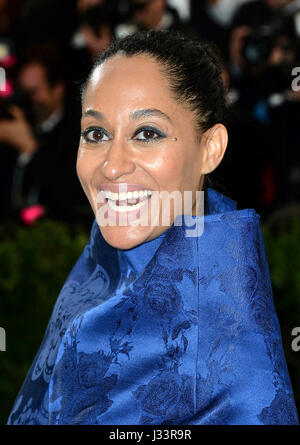 Tracee Ellis Ross fréquentant le Metropolitan Museum of Art Costume Institute Gala-bénéfice 2017, à New York, USA. ASSOCIATION DE PRESSE Photo. Photo date : lundi 1er mai 2017. Voir PA Story SHOWBIZ Gala. Crédit photo doit se lire : Aurore Marechal/PA Wire Banque D'Images