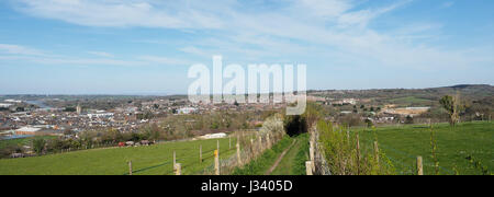 Un tout grand vue éloignée sur Newport Isle of Wight du dessus avec la construction de nouvelles fondations magasin Asda Banque D'Images