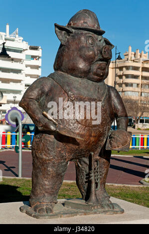 Statue des trois petits cochons, Fantasy Park, Fuengirola, Malaga province, région d'Andalousie, Espagne, Europe Banque D'Images