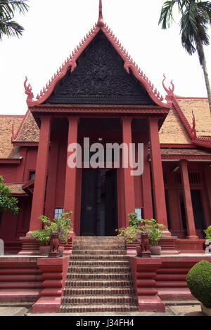 Entrée du Musée National, Phnom Penh, Cambodge. Banque D'Images