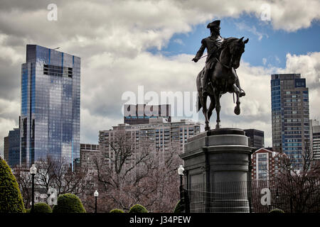 Statue équestre de George Washington, conçu Thomas Ball Jardin Public de Boston, Beacon Hill, Massachusetts, United States, USA, Banque D'Images