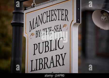 Manchester par la mer , signe de la bibliothèque publique de Boston, Massachusetts, United States, USA, Banque D'Images