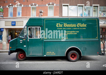 Journal Boston Globe offrir van en livrée verte, Cambridge, Harvard, Boston, Massachusetts, United States, USA, Banque D'Images