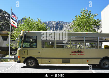 PALM SPRINGS, CA - 25 mars 2017 : Tramway Aérien de Palm Springs Shuttle Bus. Depuis 1963, près de 18 millions de personnes ont parcouru les 10 minutes, 2,5 milles Banque D'Images