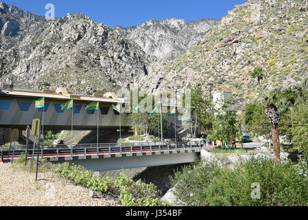 PALM SPRINGS, CA - 25 mars 2017 : Tramway Aérien de Palm Springs Valley Station. Depuis 1963, près de 18 millions de personnes ont parcouru les 10 minutes, 2,5-mi Banque D'Images