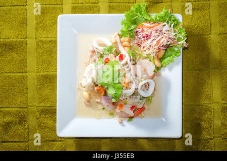 Yum Woon Sen, salade de vermicelles épicés Banque D'Images